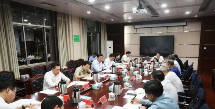 婁底市委書記鄒文輝專題調度鈦材料產業園建設情況